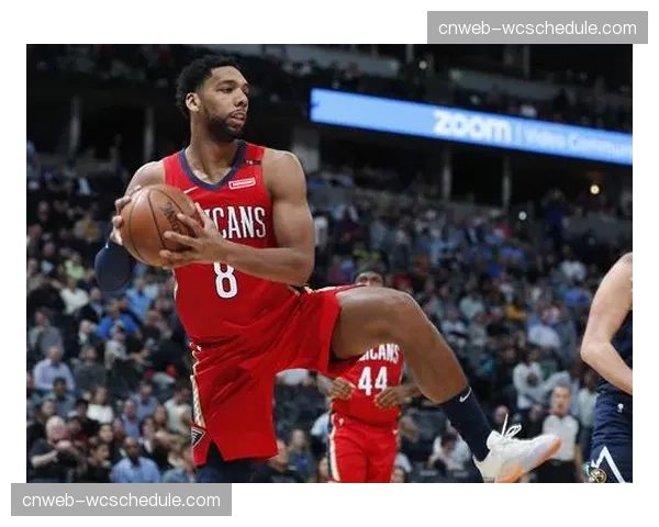 “杜克大学篮球训练营引入NBA季后赛战术分析课程，培养年轻球员战术素养”